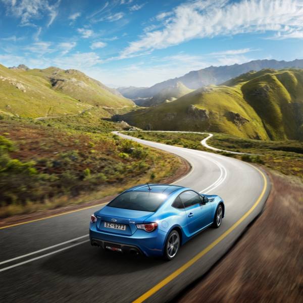 Photograph Carl Lyttle Brz Rear Winding on One Eyeland